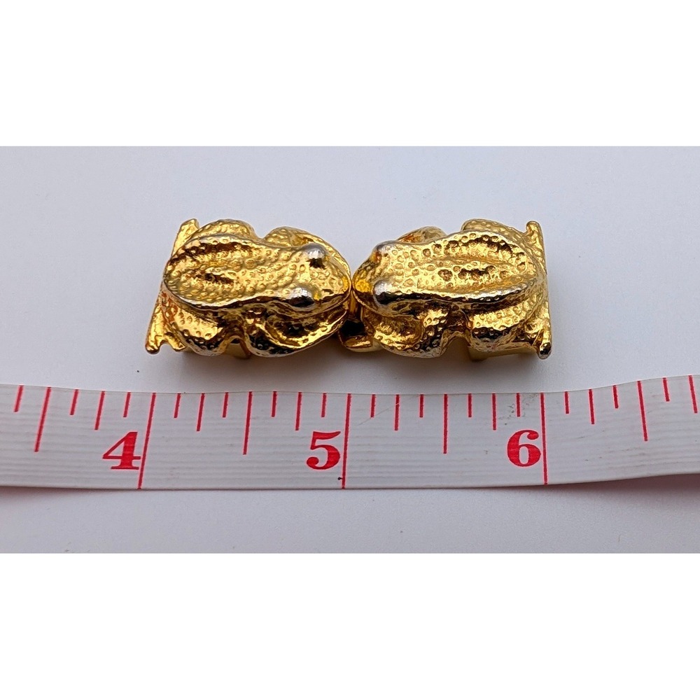 Vintage Mimi di N 1973 Frog Belt Buckle Gold Tone Textured Animal Clasp
